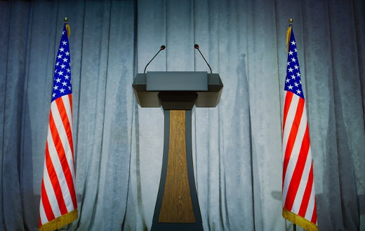 recensione del libro distopico di Sinclair Lewis &ldquo;Da noi non pu&ograve; succedere" fino alla serie di Sky &ldquo;The Regime&rdquo;: l&rsquo;ipotesi e il grottesco